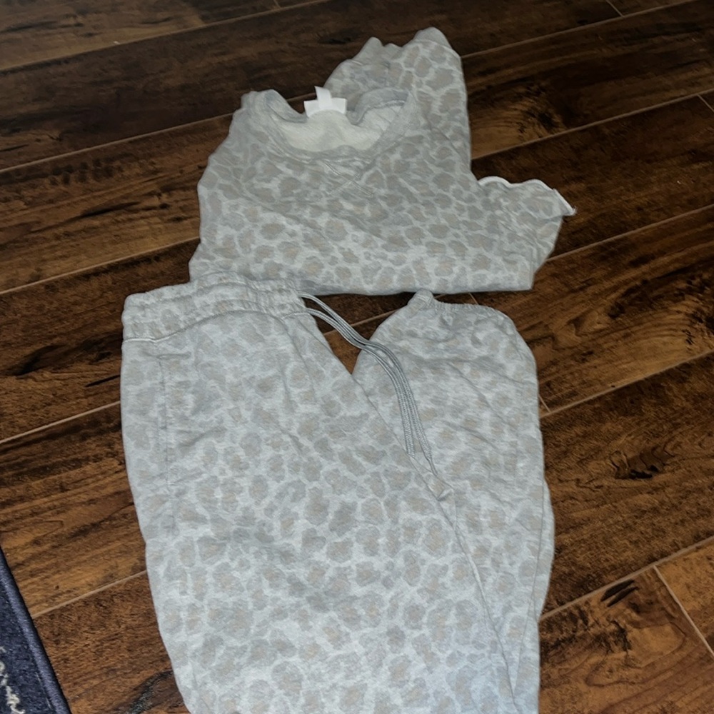 2 piece lounge set